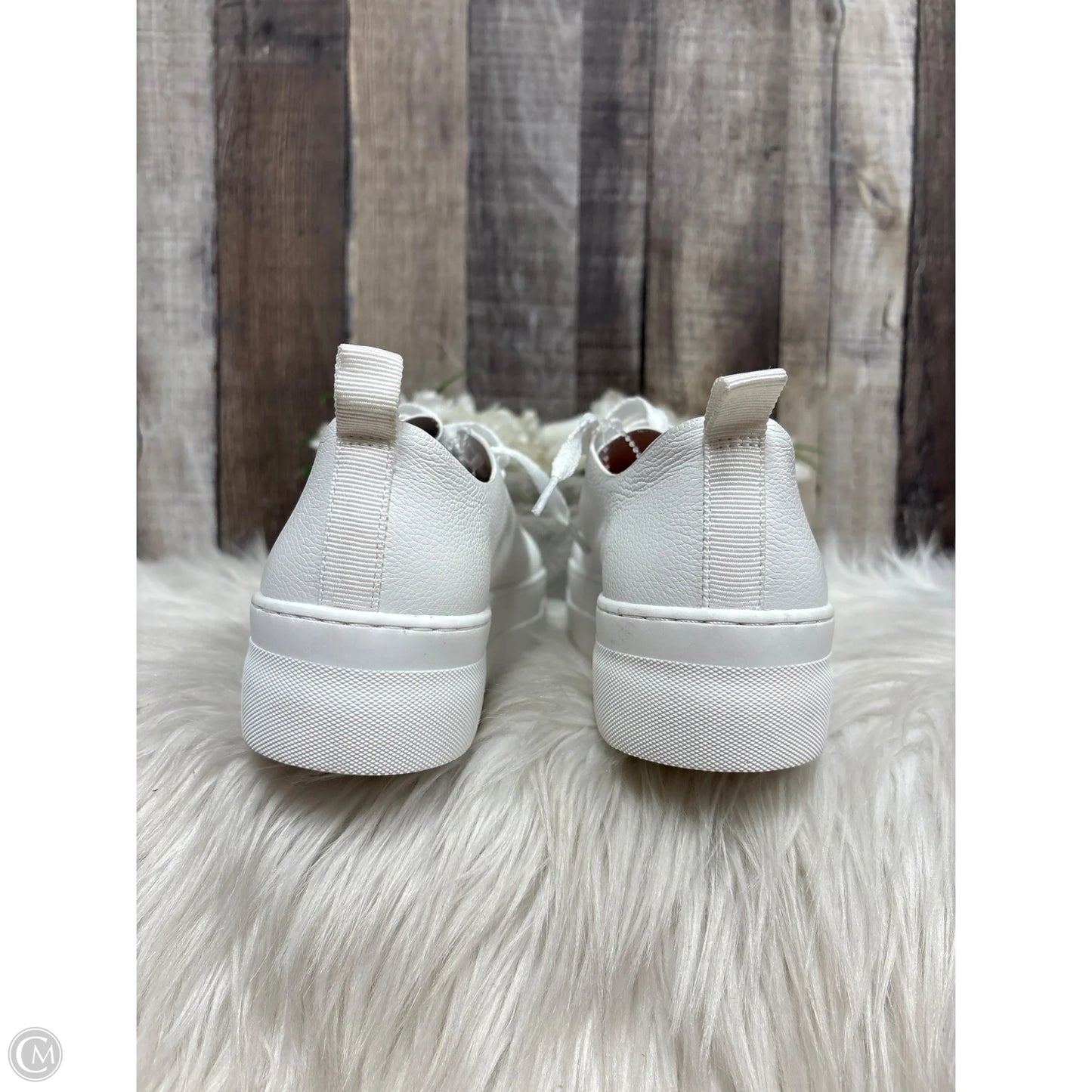 Shoes Athletic By Cme In White, Size: 6