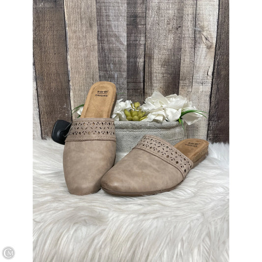 Shoes Flats By Earth Origins In Brown, Size: 9