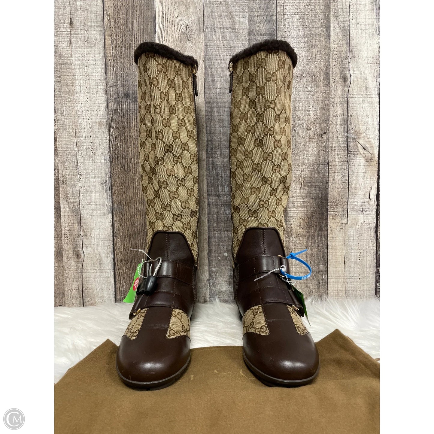 Boots Luxury Designer By Gucci In Brown, Size: 6
