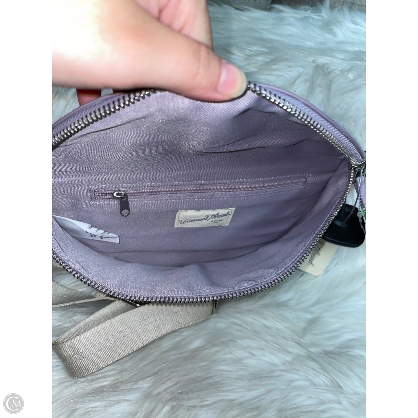 Crossbody By Universal Thread, Size: Medium
