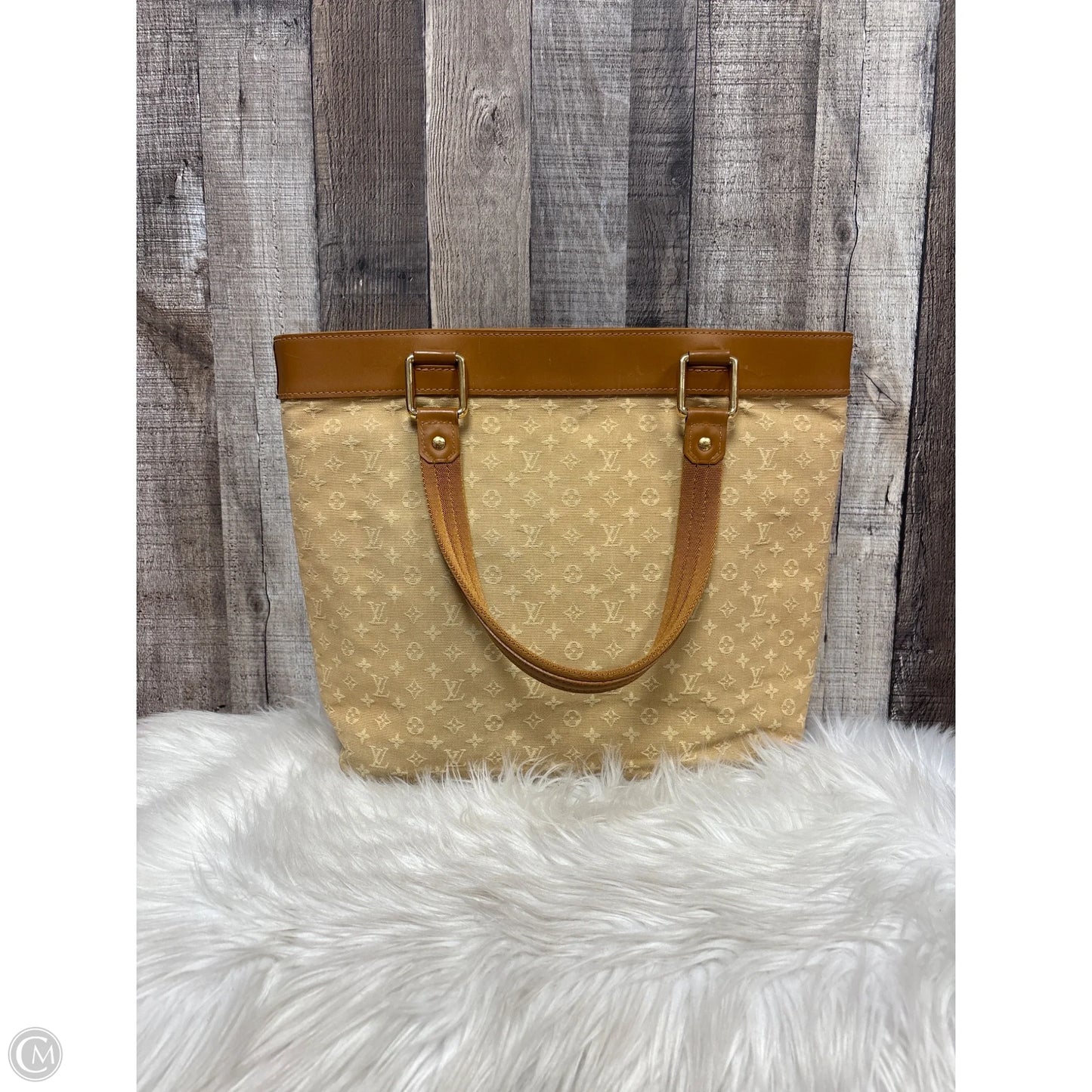 Handbag Luxury Designer By Louis Vuitton, Size: Medium