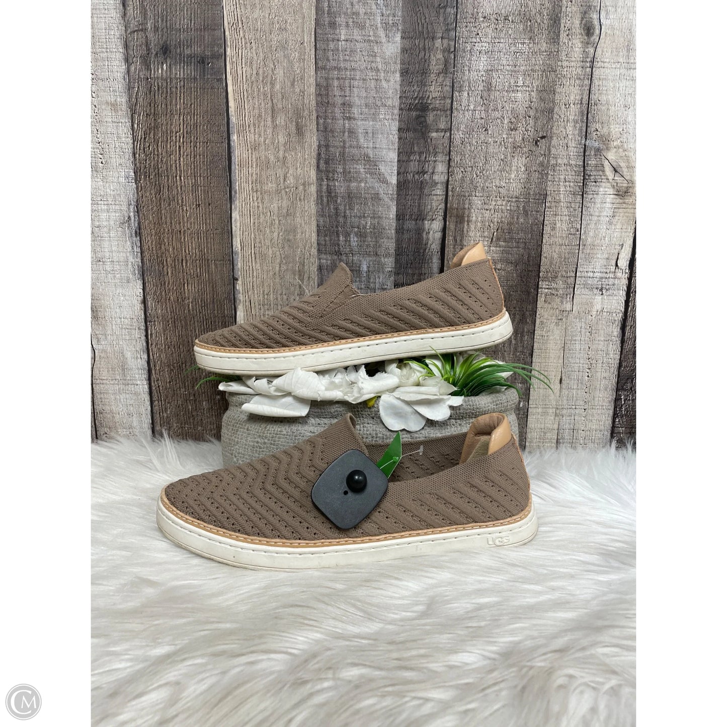 Shoes Designer By Ugg In Brown, Size: 8