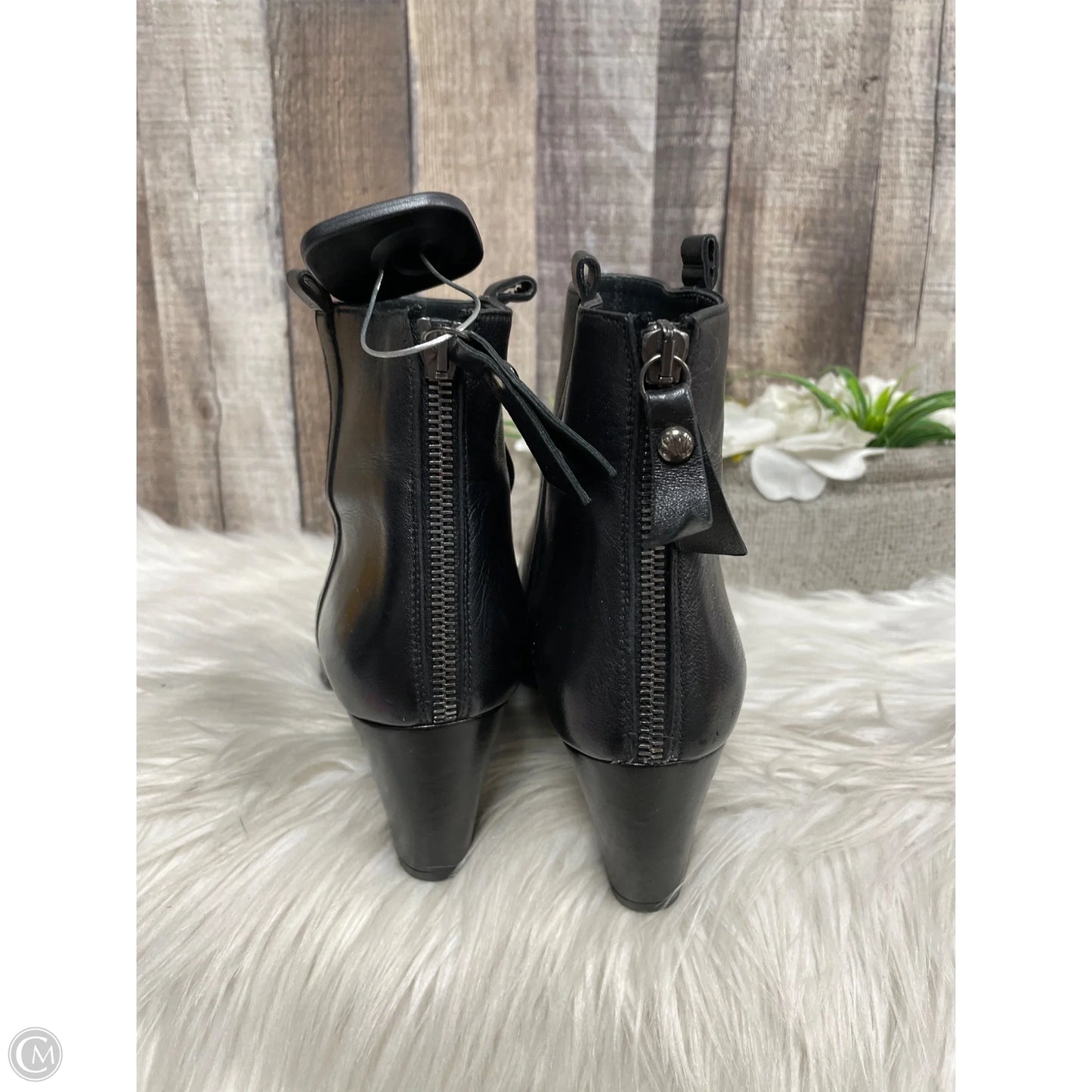 Boots Designer By Stuart Weitzman In Black, Size: 7