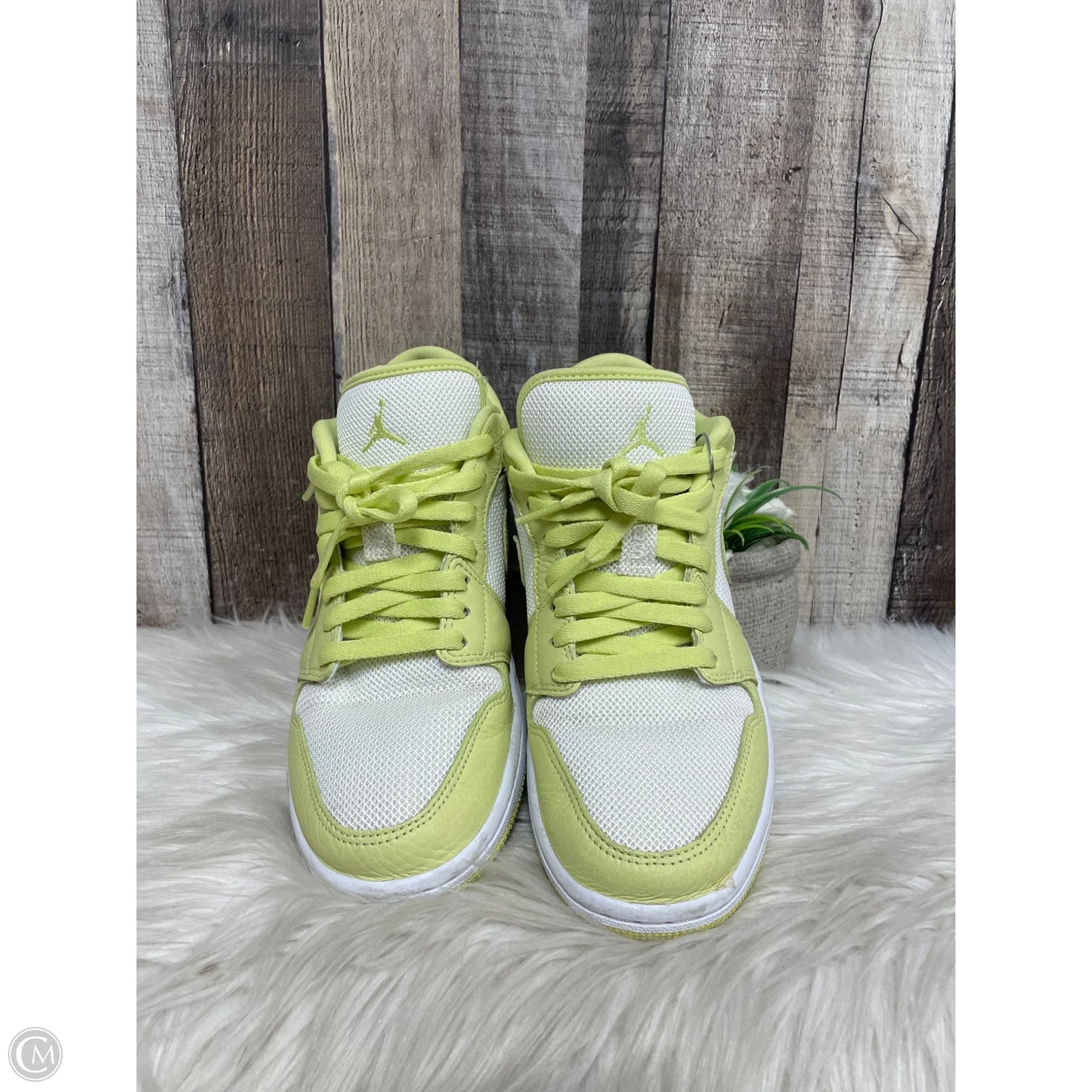 Shoes Luxury Designer By Jordan In Green, Size: 9