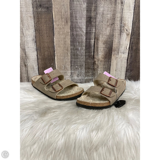Sandals Flats By Birkenstock In Brown, Size: 10