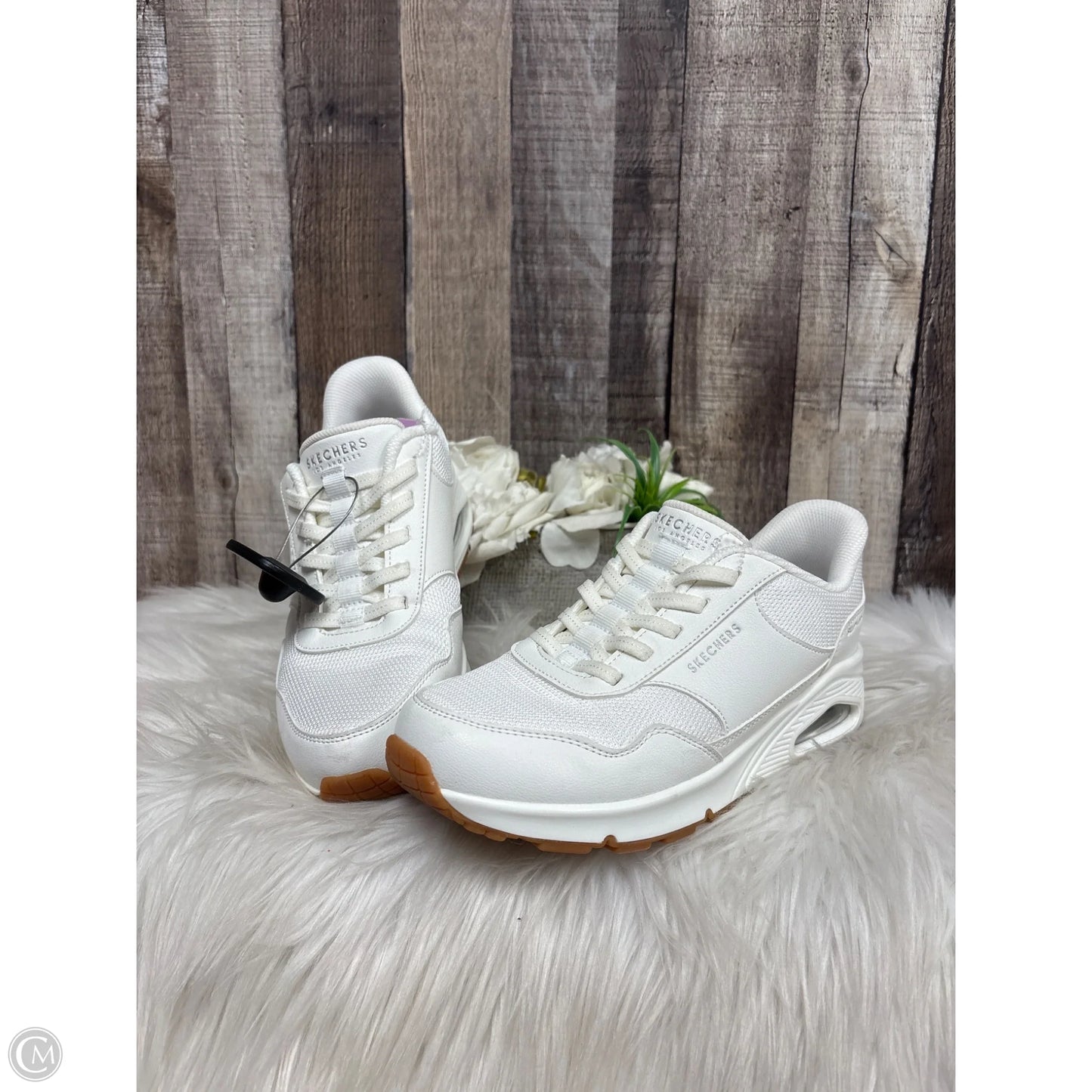 Shoes Athletic By Skechers In White, Size: 6.5