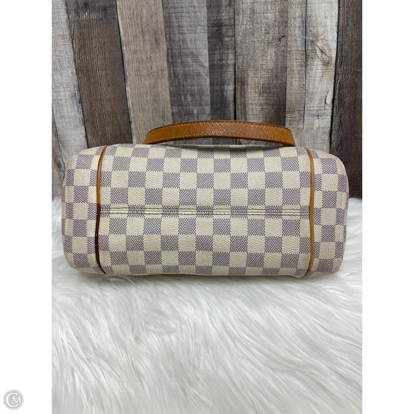 Handbag Luxury Designer By Louis Vuitton, Size: Medium