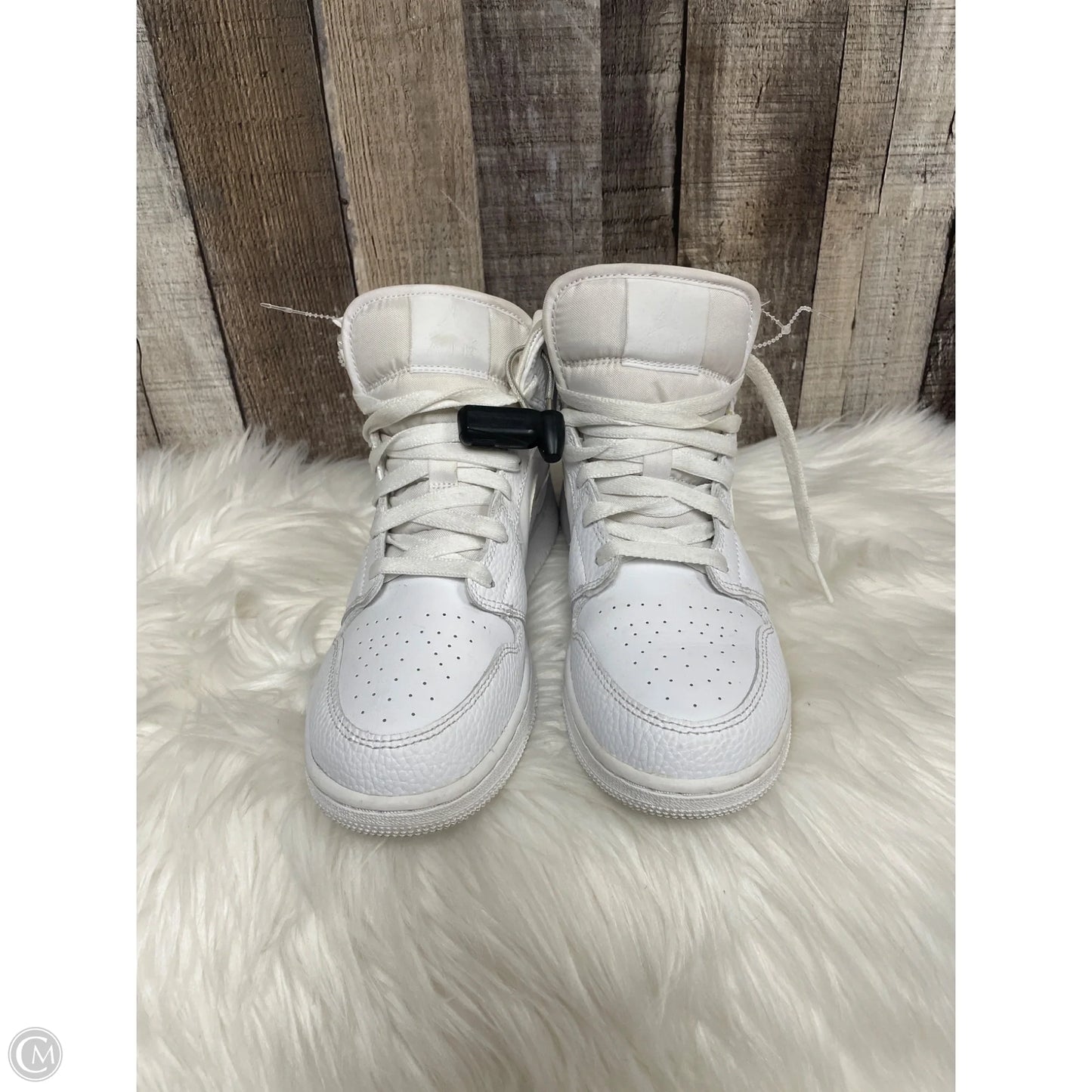 Shoes Luxury Designer By Jordan In White, Size: 8.5