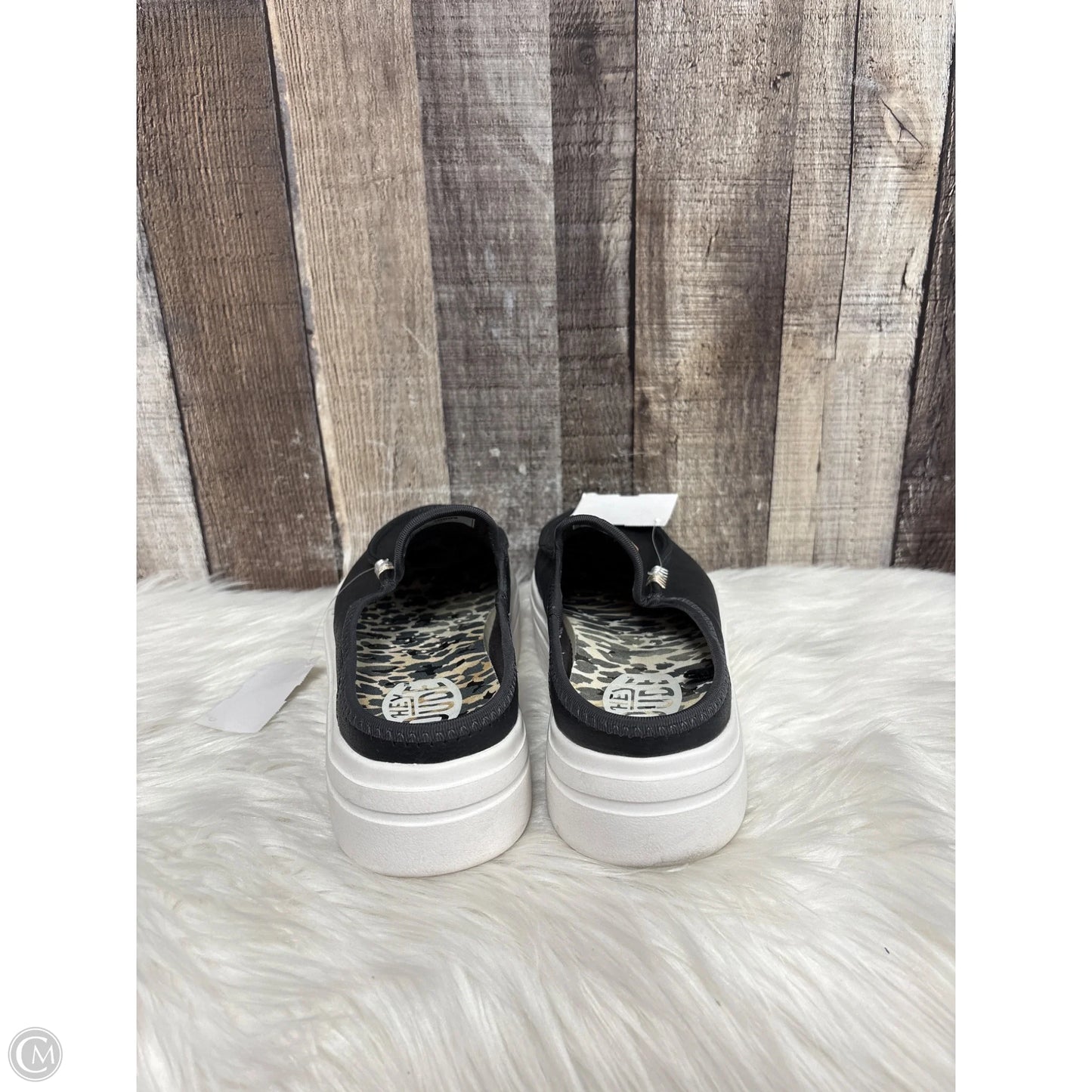 Shoes Flats By Hey Dude In Black, Size: 7