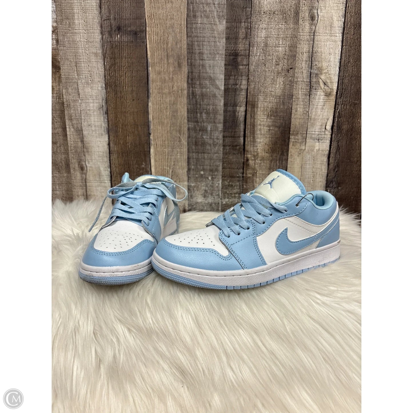 Shoes Luxury Designer By Jordan In Blue, Size: 7.5