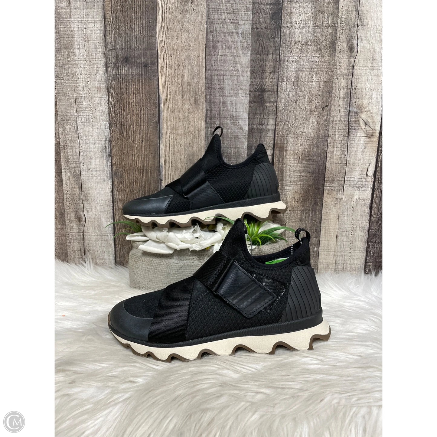 Shoes Sneakers By Sorel In Black, Size: 6.5