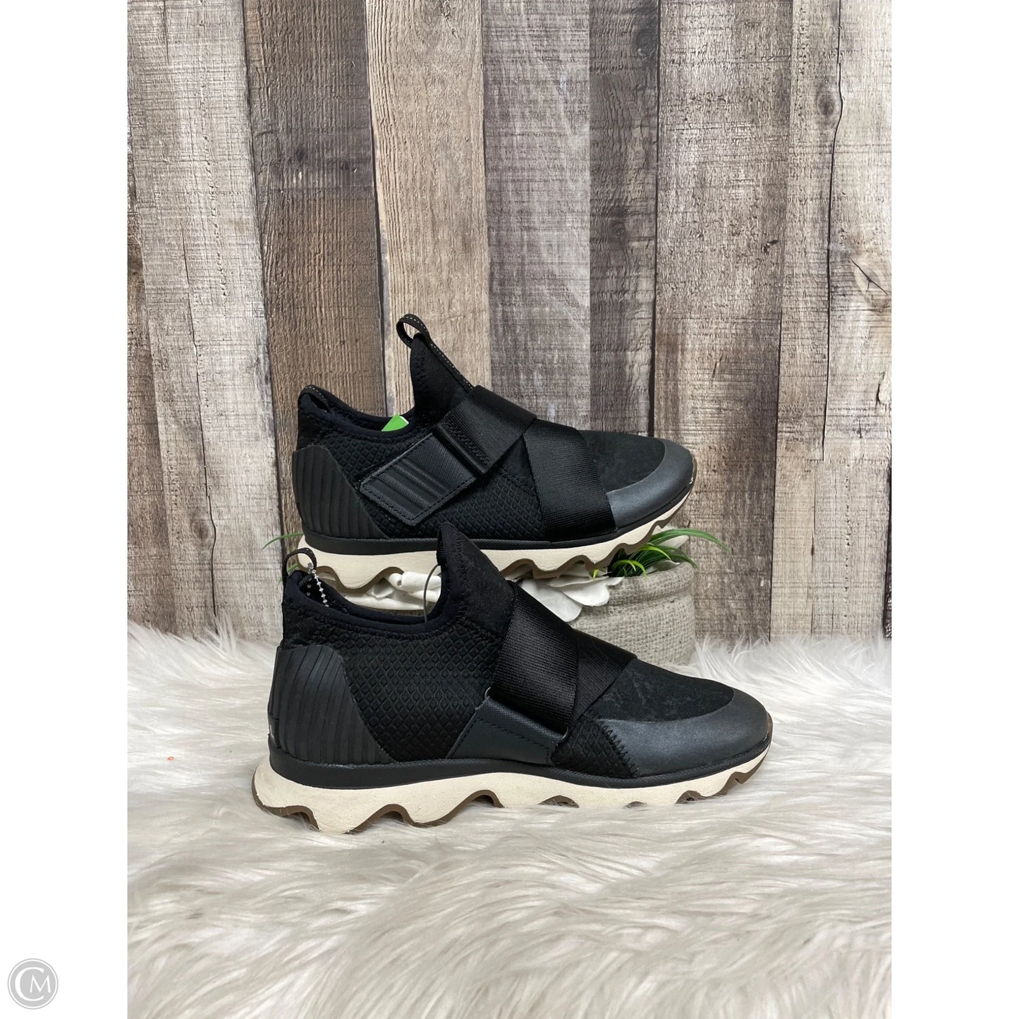 Shoes Sneakers By Sorel In Black, Size: 6.5