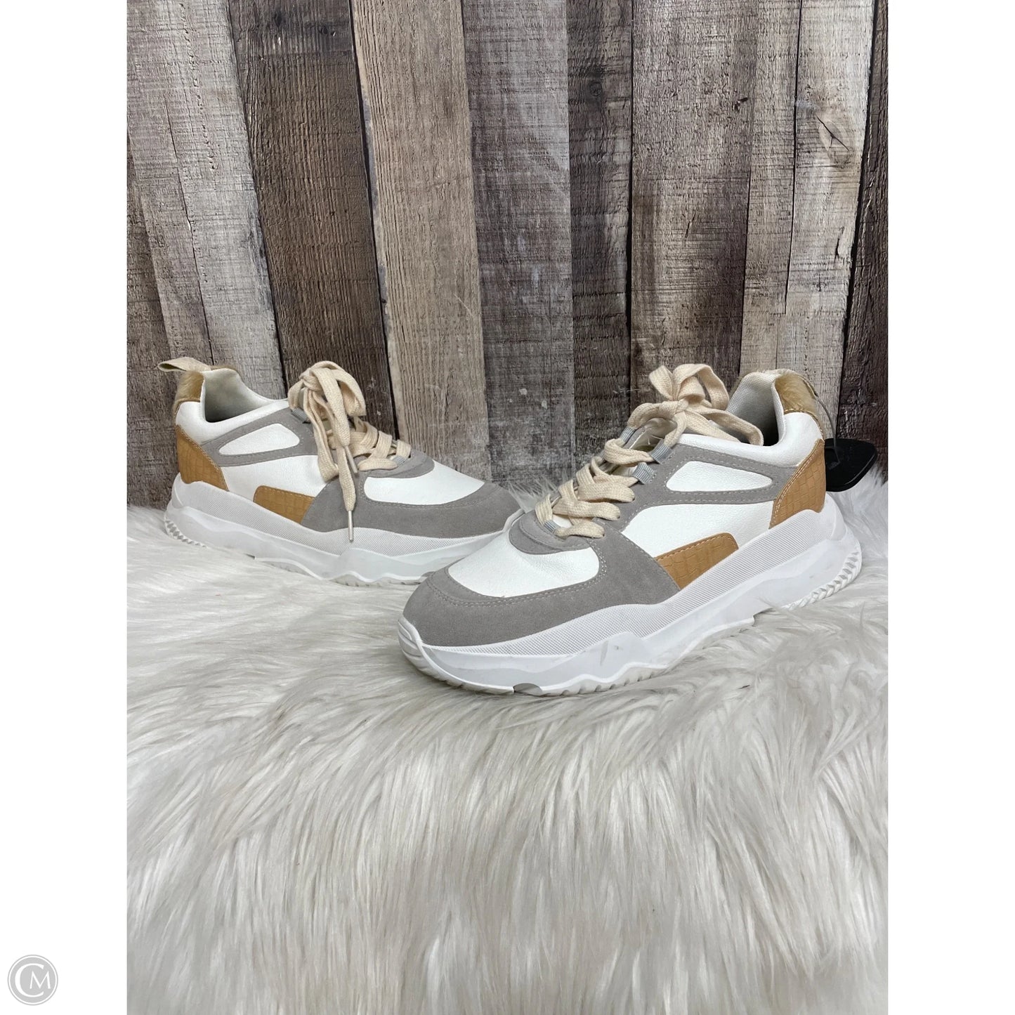 Shoes Sneakers By Oasis Society In White, Size: 8