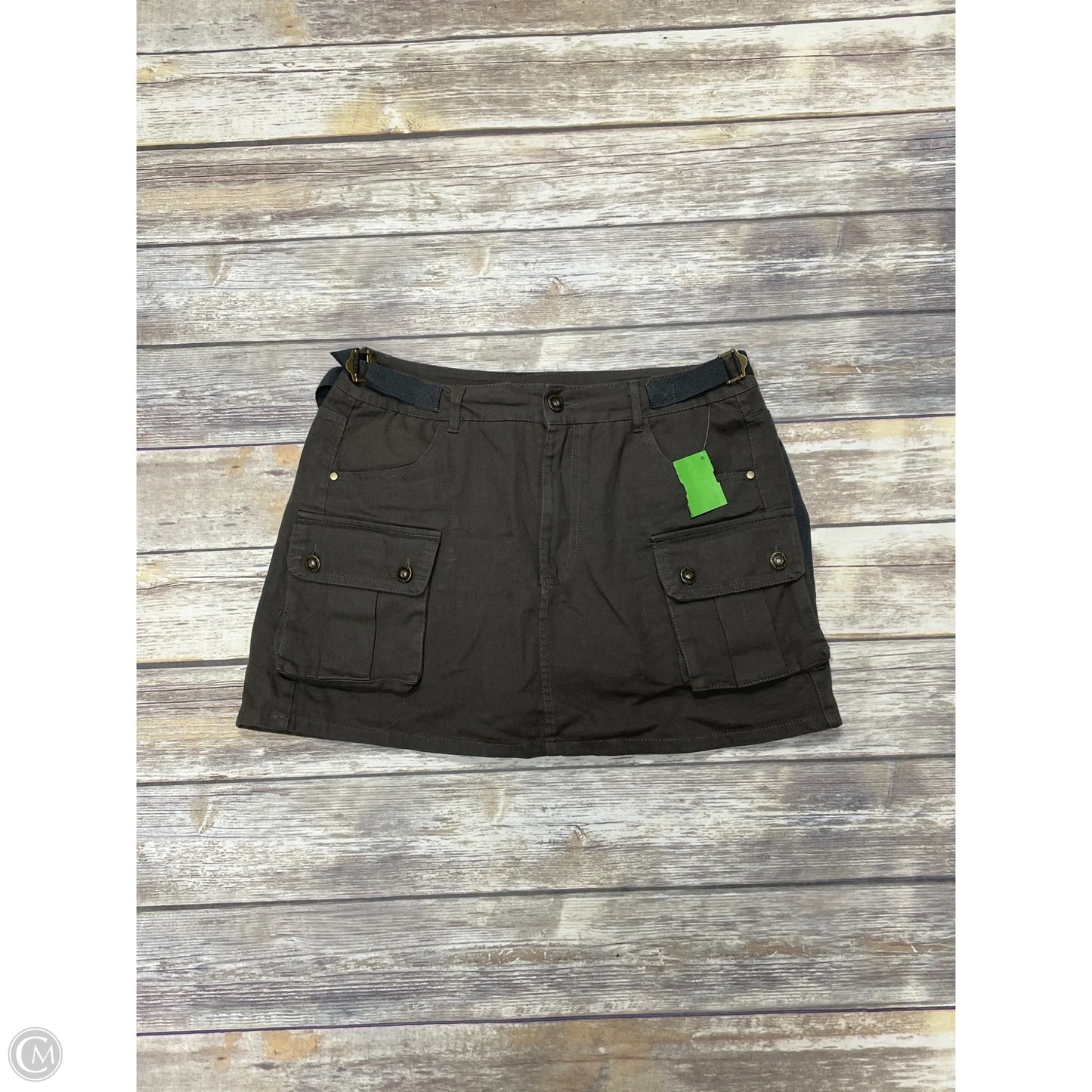 Skirt Mini & Short By Cmf In Green, Size: L
