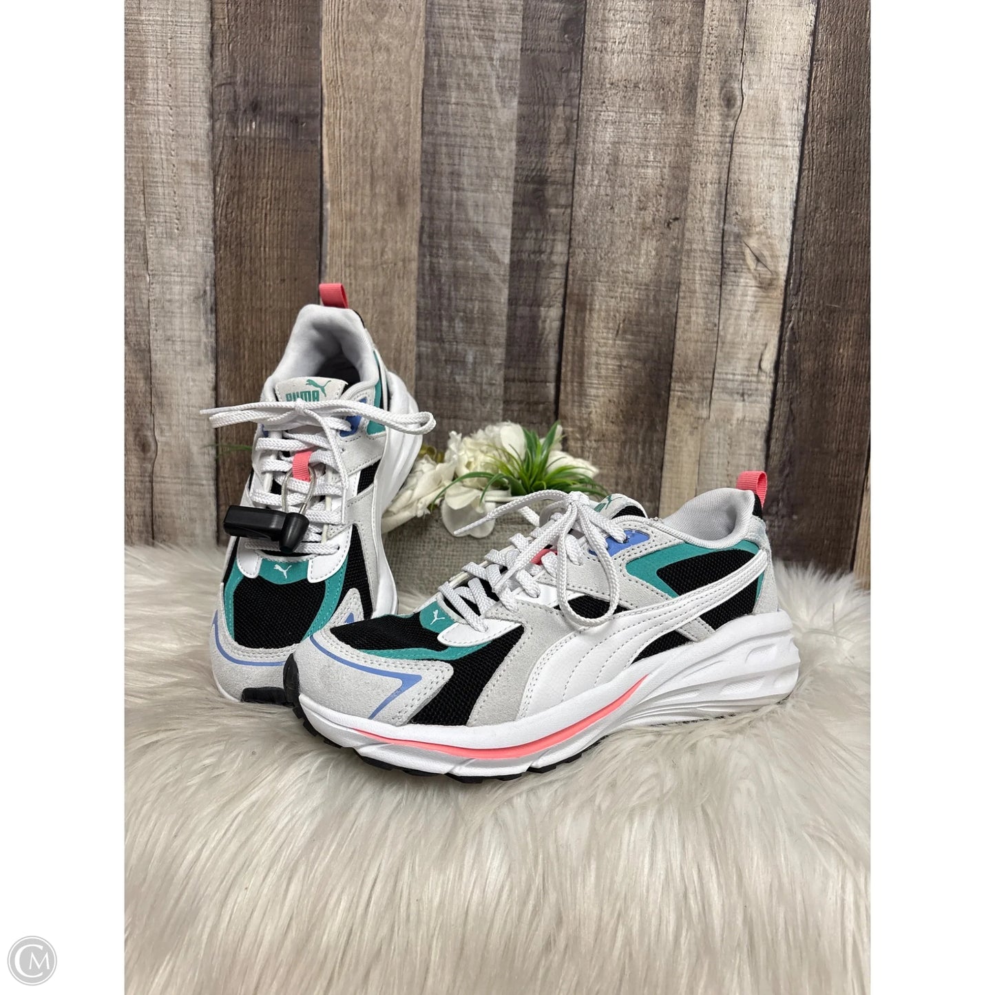 Shoes Athletic By Puma In White, Size: 8