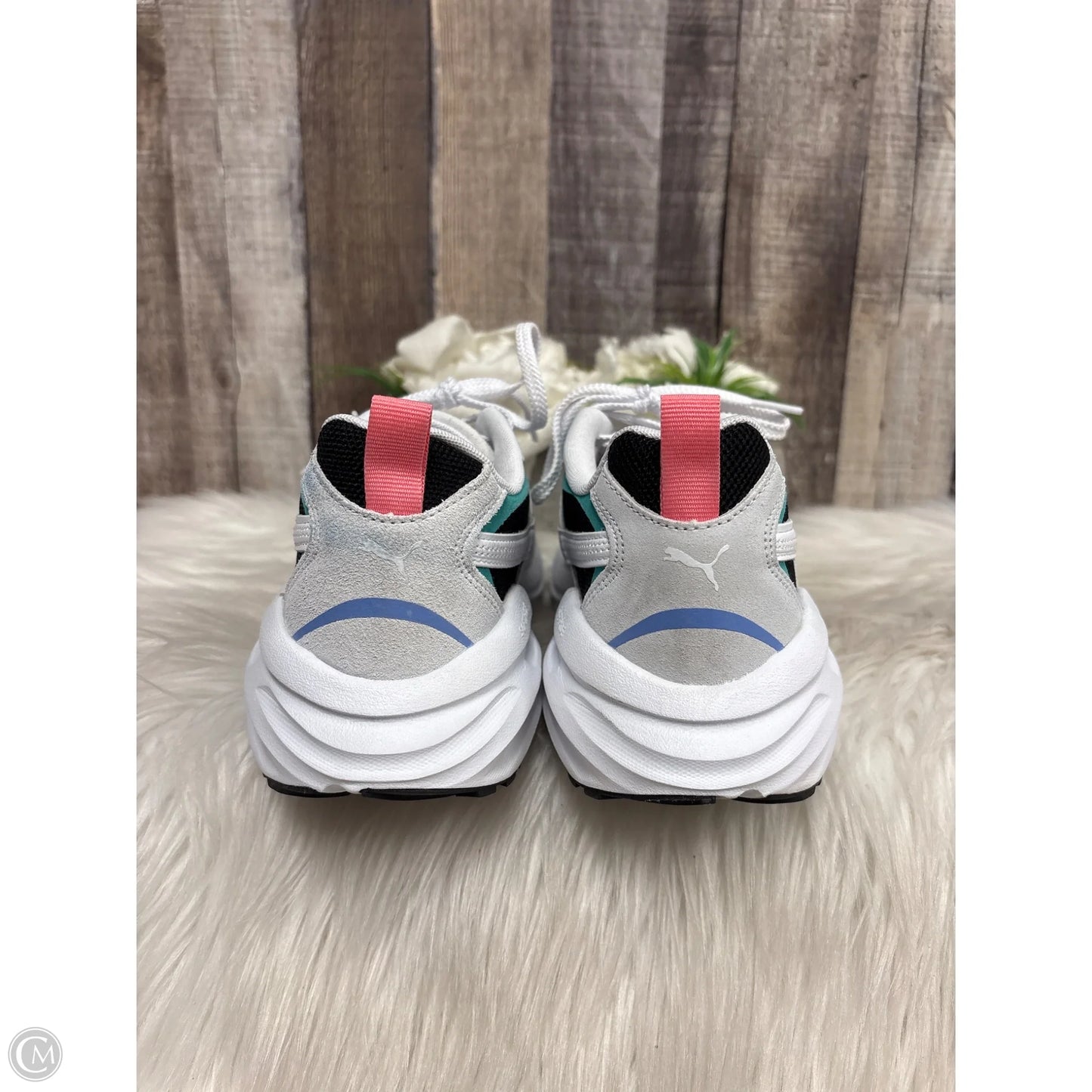 Shoes Athletic By Puma In White, Size: 8