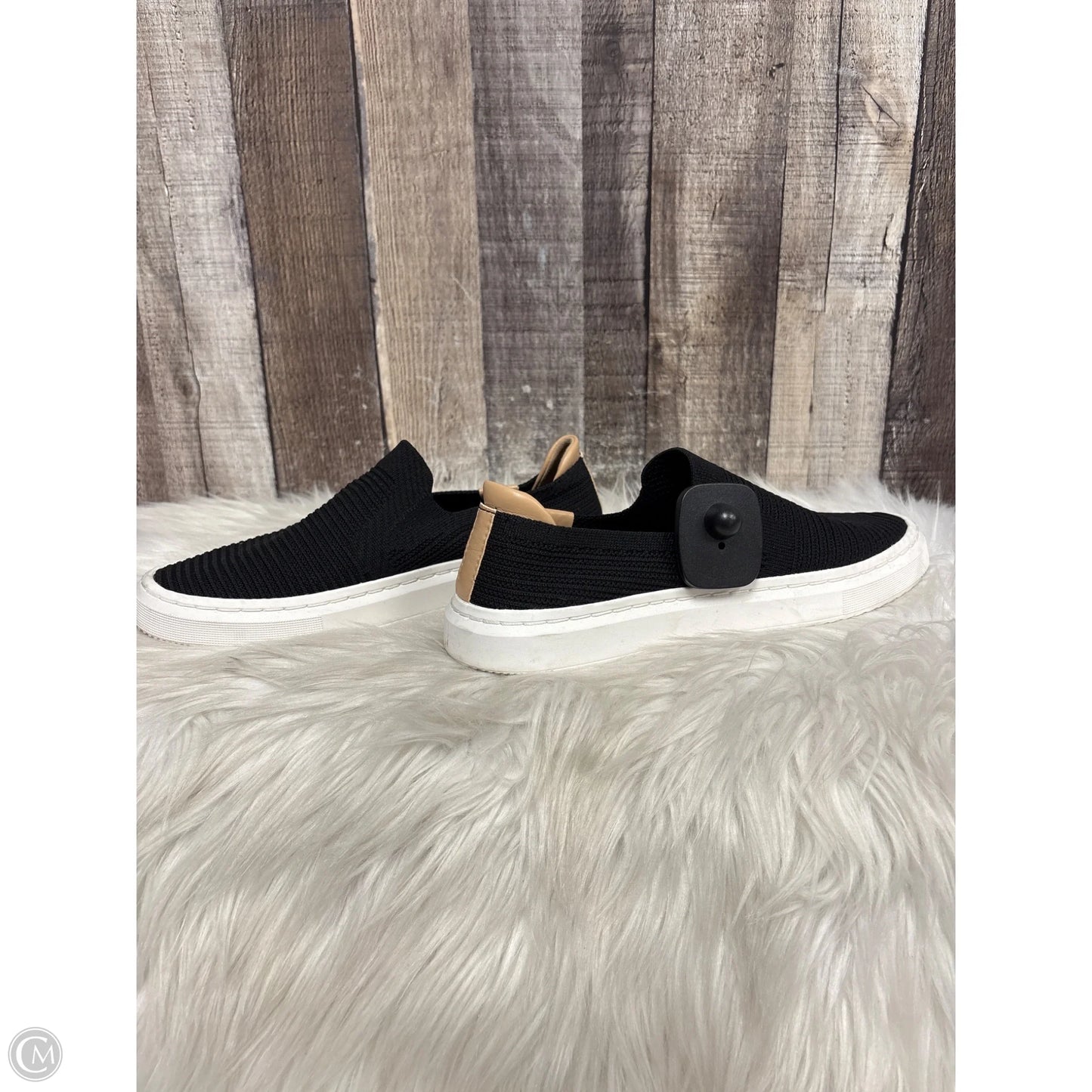 Shoes Designer By Ugg In Black, Size: 6