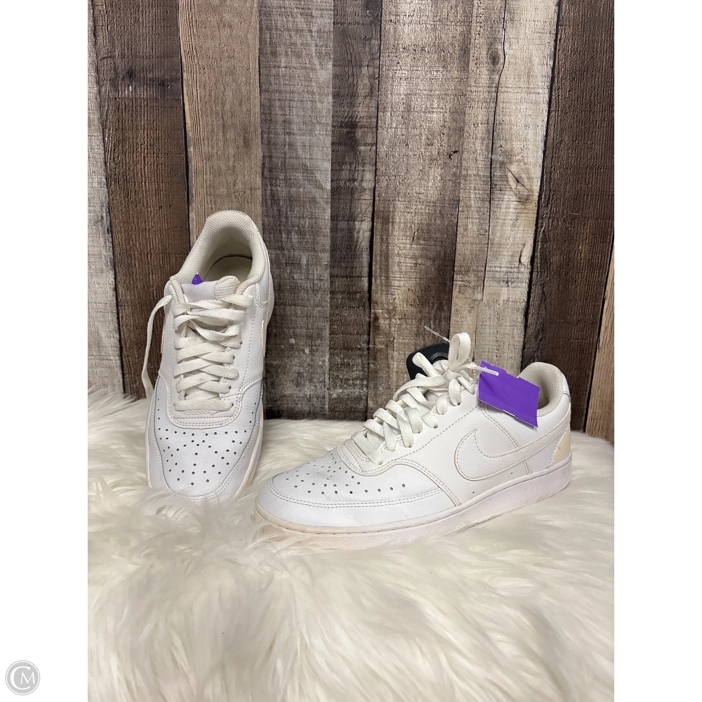 Shoes Sneakers By Nike In White, Size: 9