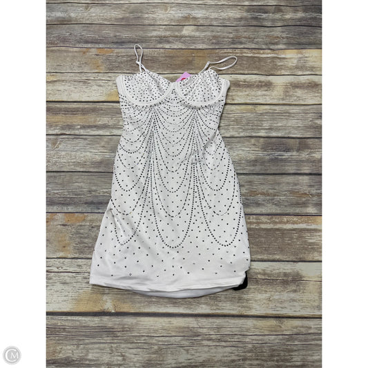 Dress Casual Short By Windsor In White, Size: L