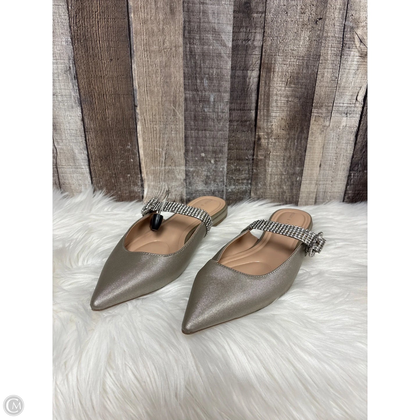 Sandals Flats By Kelly And Katie In Gold, Size: 10