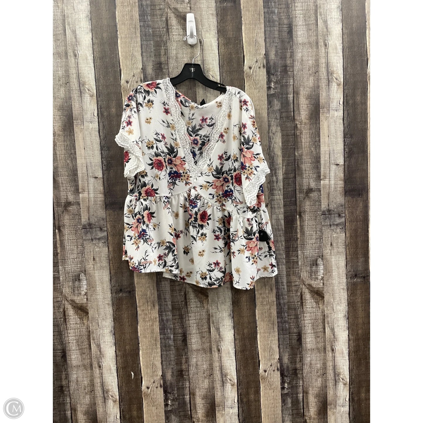Top Short Sleeve By Shein In White, Size: 1x