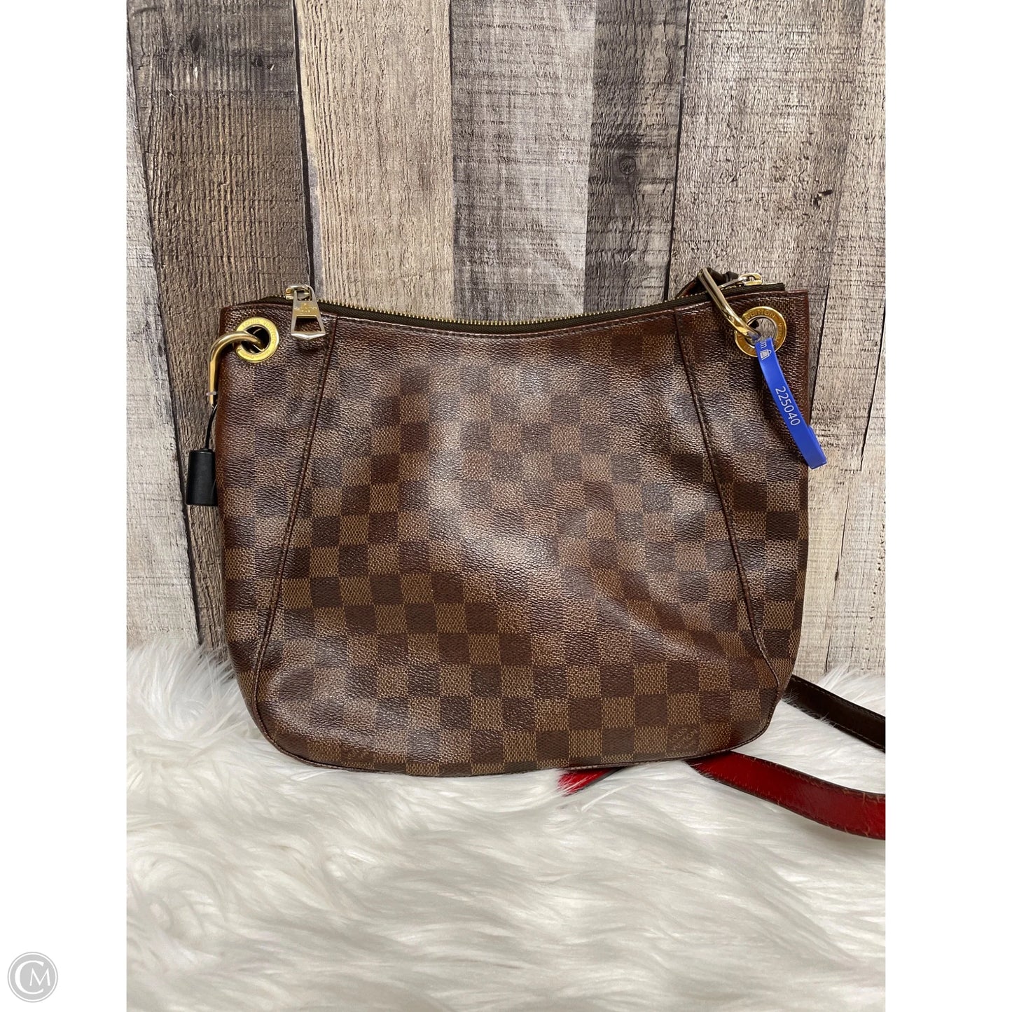 Crossbody Luxury Designer By Louis Vuitton, Size: Medium
