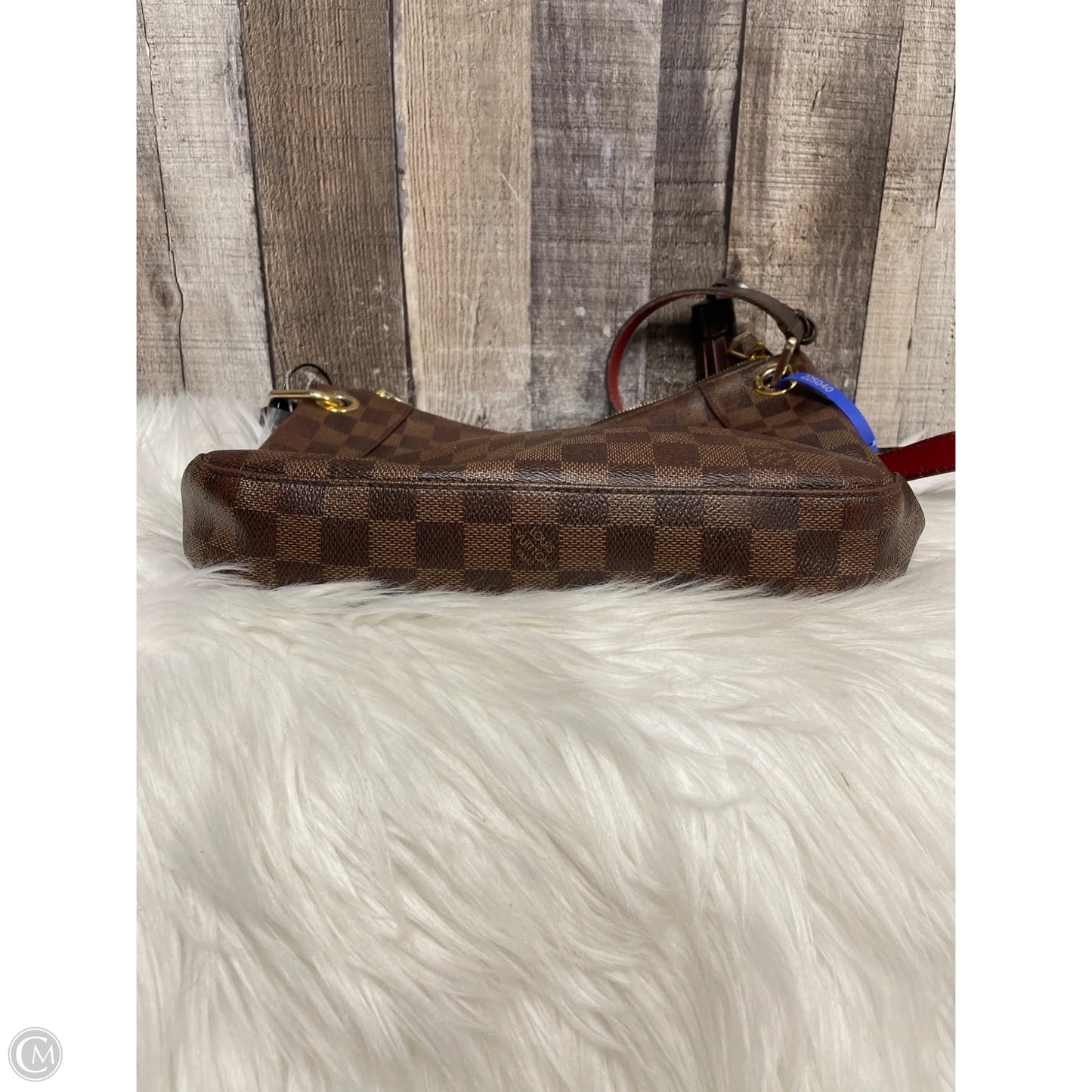 Crossbody Luxury Designer By Louis Vuitton, Size: Medium