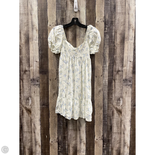 Dress Casual Short By Divided In White, Size: S