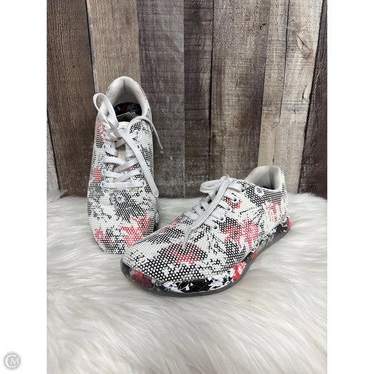 Shoes Athletic By Cmc In Multi-colored, Size: 8