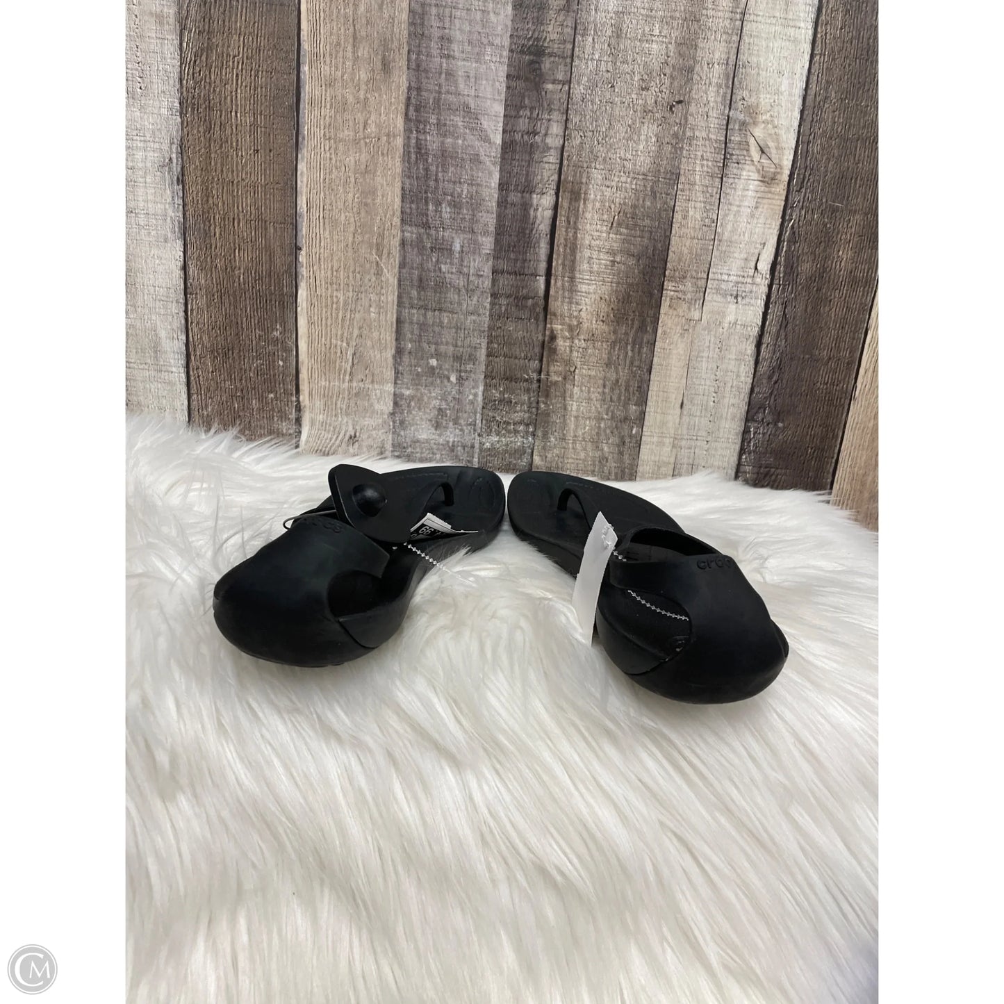 Sandals Flip Flops By Crocs In Black, Size: 8
