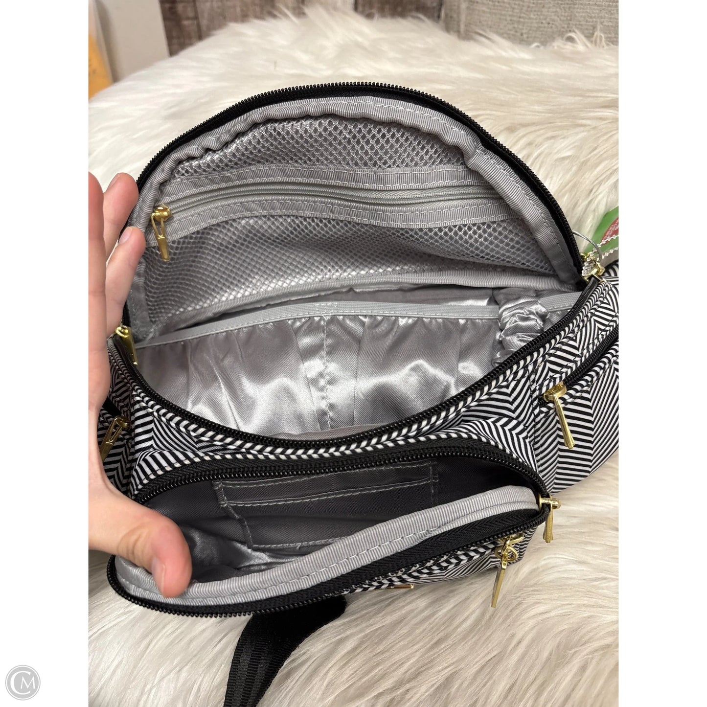 Handbag By Cmc, Size: Large