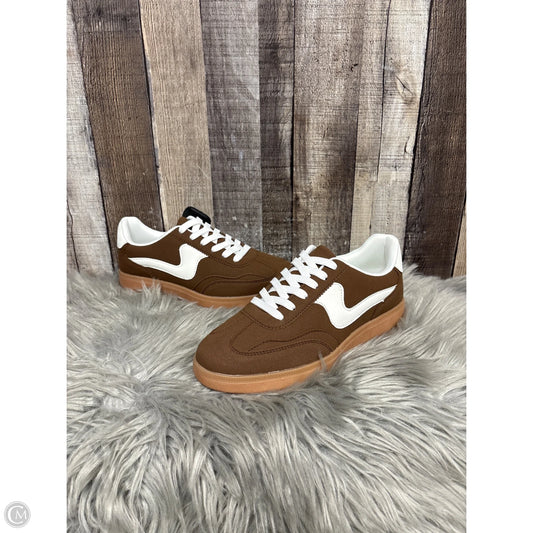 Shoes Sneakers By Cme In Brown, Size: 8