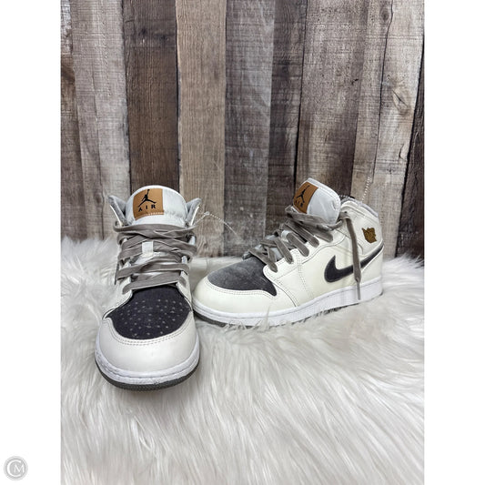 Shoes Luxury Designer By Jordan In Grey & White, Size: 7.5