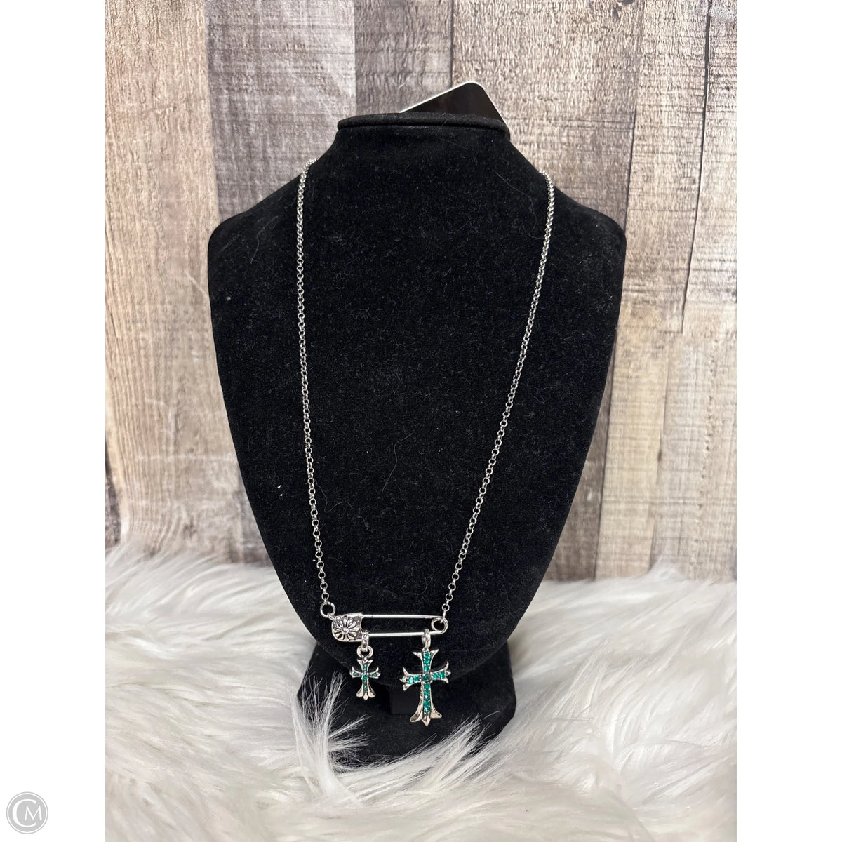 Necklace Charm By Clothes Mentor