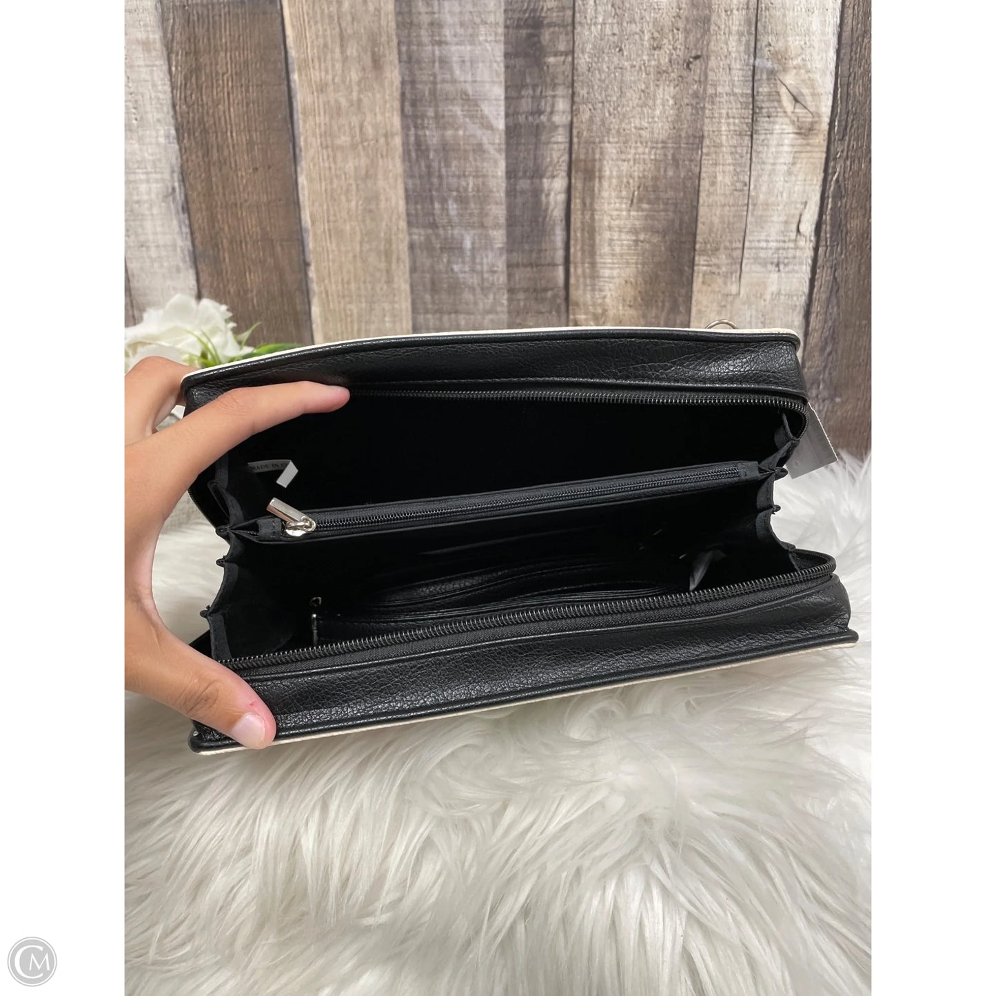 Crossbody By Cmf, Size: Medium