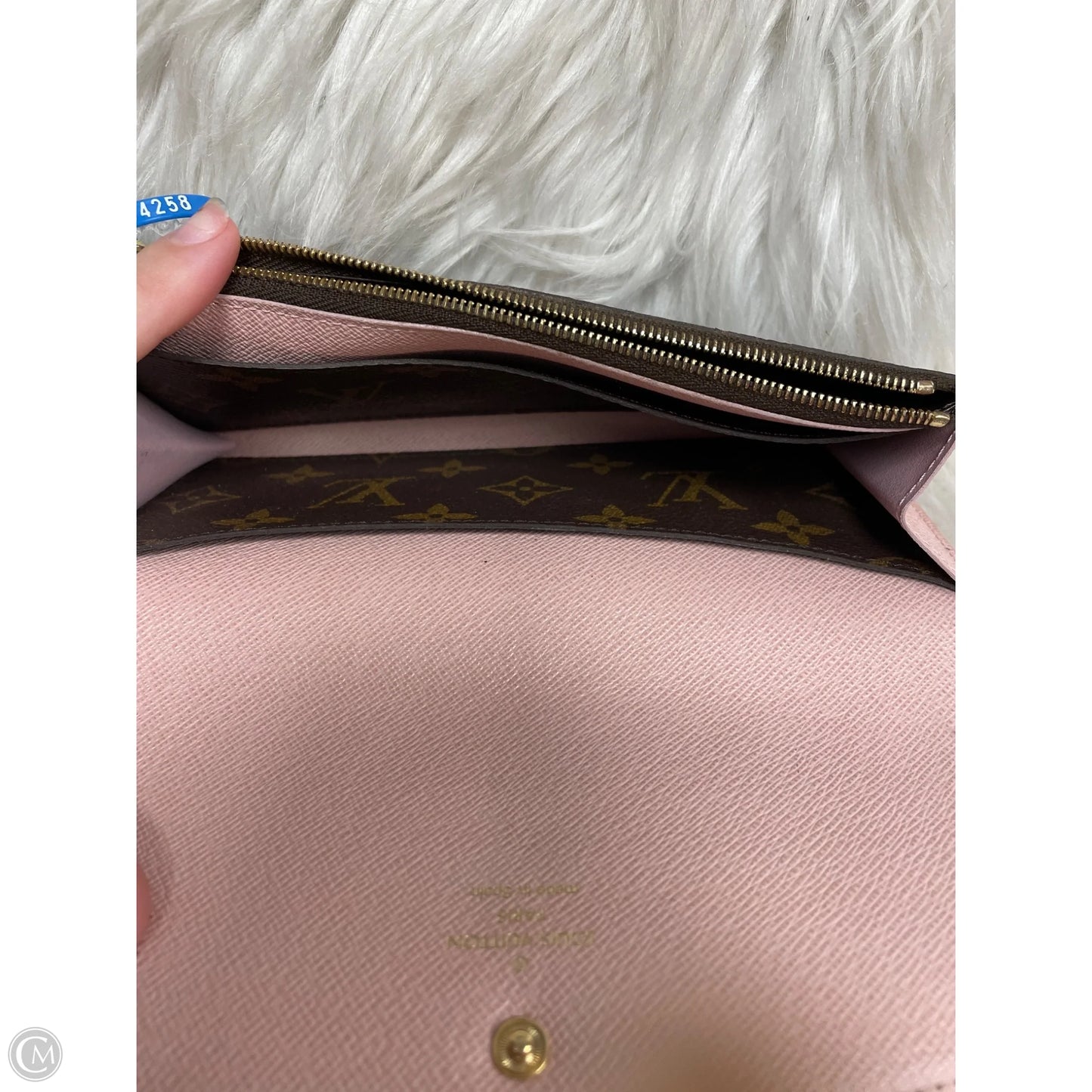 Wallet Luxury Designer By Louis Vuitton, Size: Medium