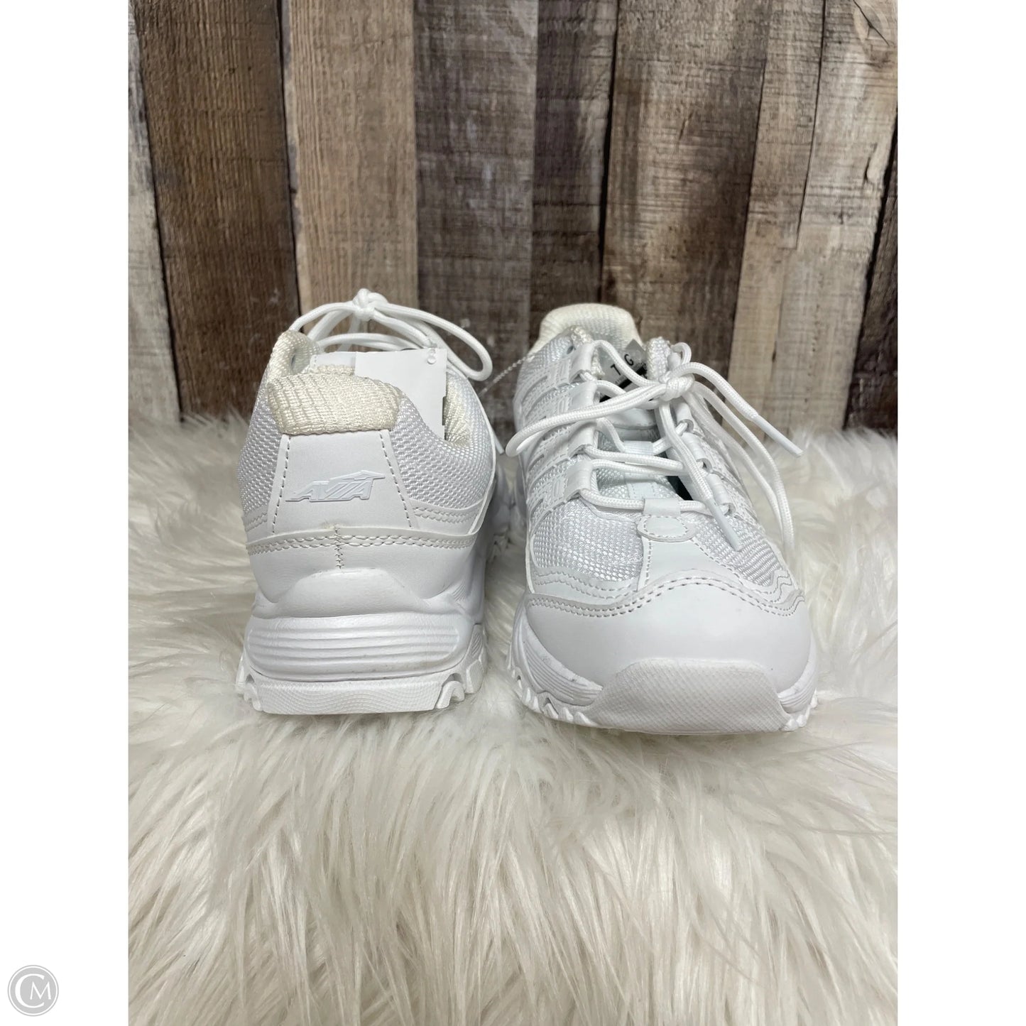 Shoes Athletic By Avia In White, Size: 8