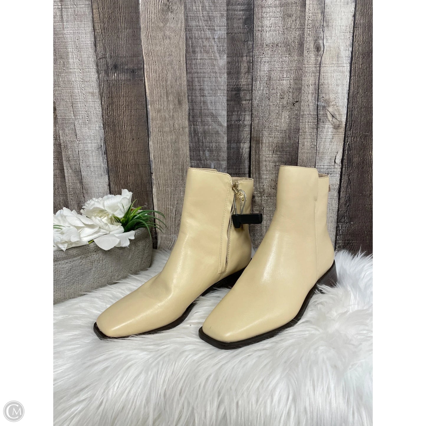 Boots Ankle Flats By Sam Edelman In Cream, Size: 7