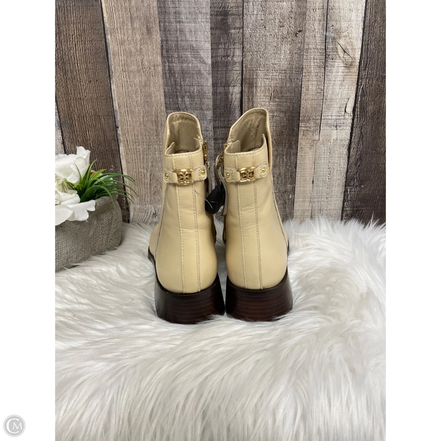 Boots Ankle Flats By Sam Edelman In Cream, Size: 7