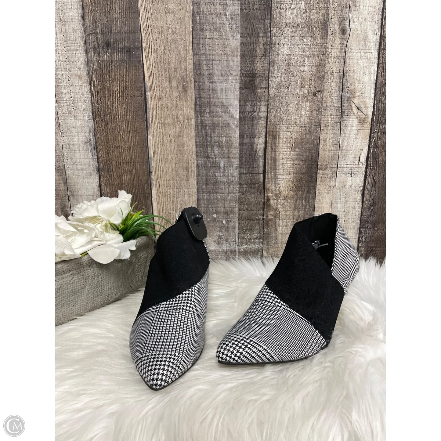 Shoes Heels Kitten By Andrew Gellar In Black & White, Size: 7.5