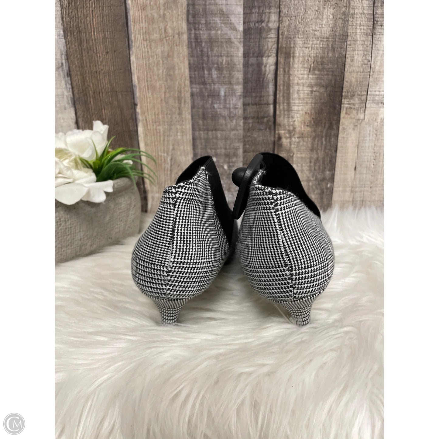 Shoes Heels Kitten By Andrew Gellar In Black & White, Size: 7.5