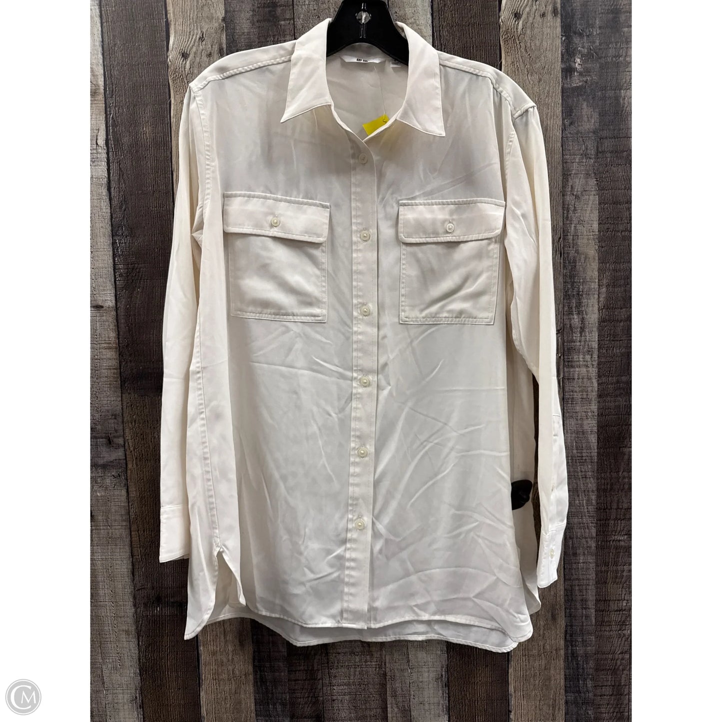 Top Long Sleeve By Uniqlo In Ivory, Size: S