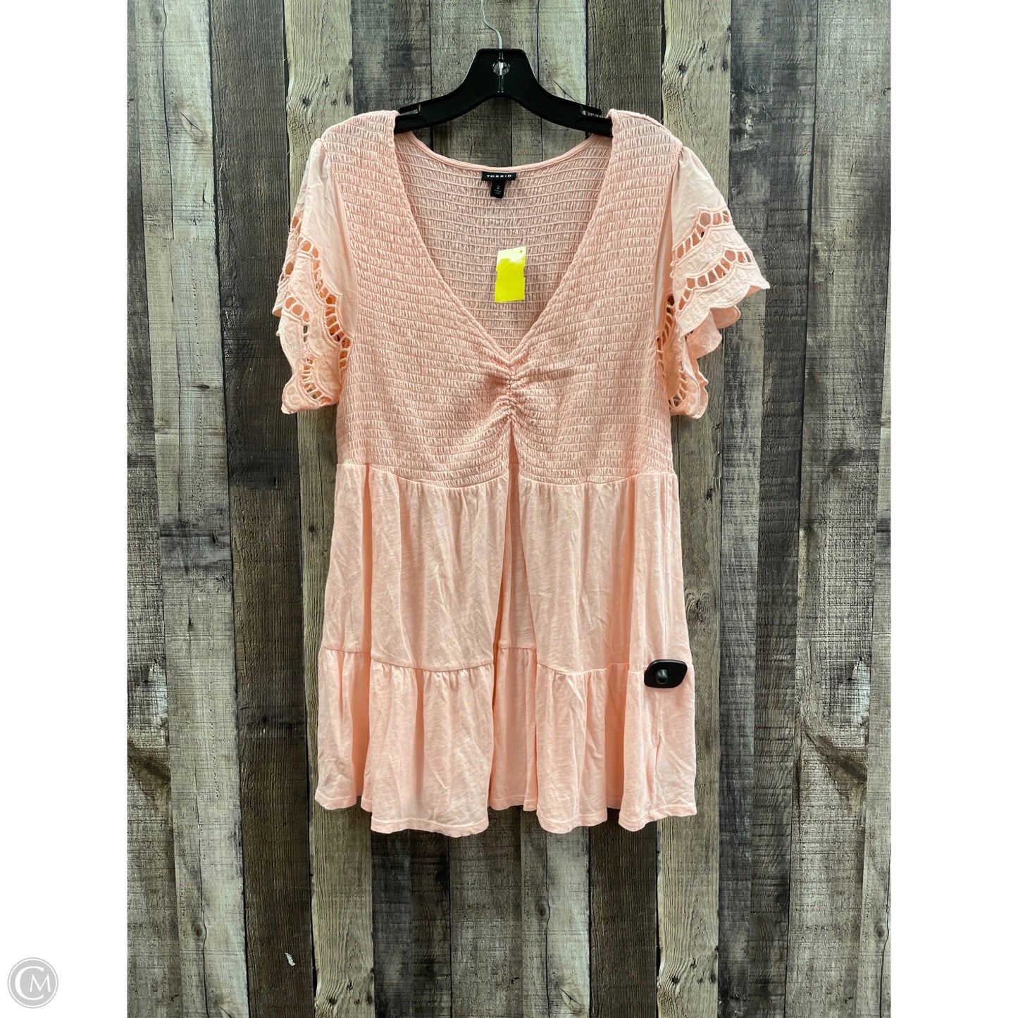 Top Short Sleeve By Torrid In Peach, Size: 2x