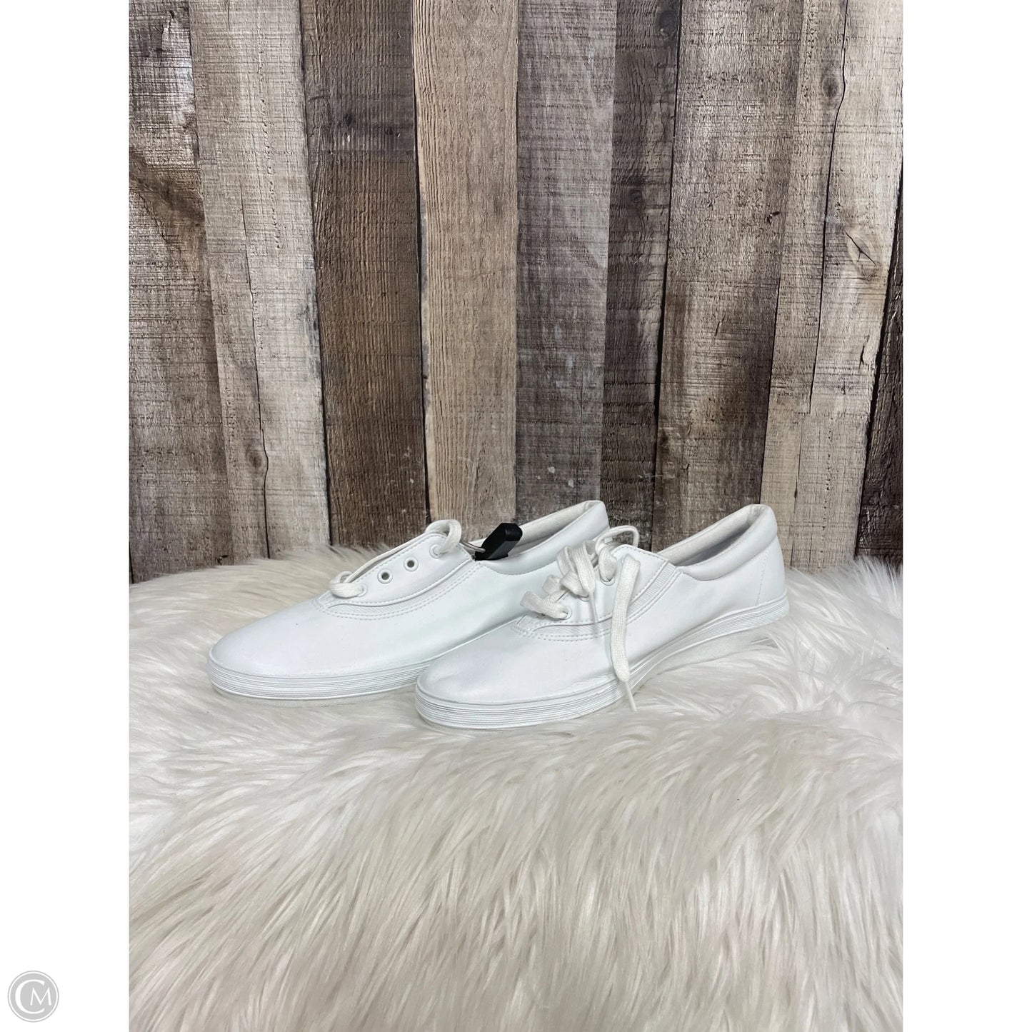 Shoes Sneakers By Grasshoppers In White, Size: 9.5