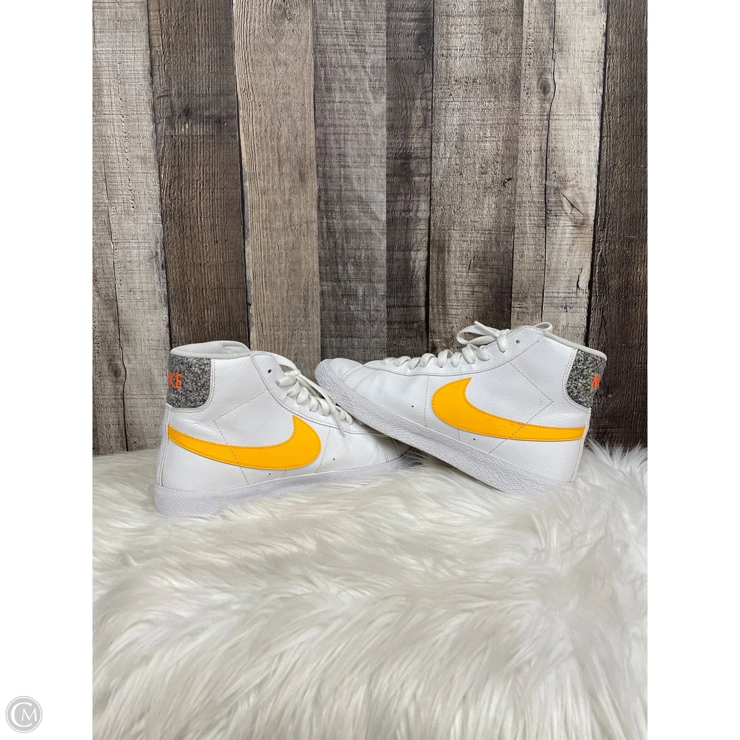 Shoes Athletic By Nike In White & Yellow, Size: 8