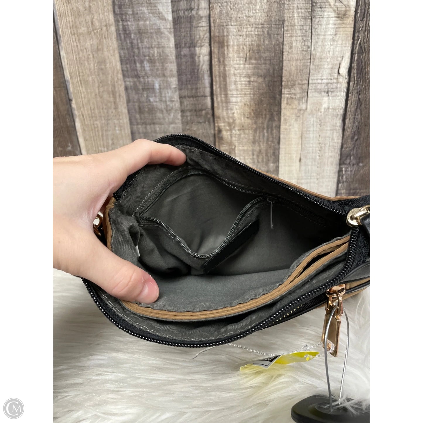 Wristlet By Cmf, Size: Medium
