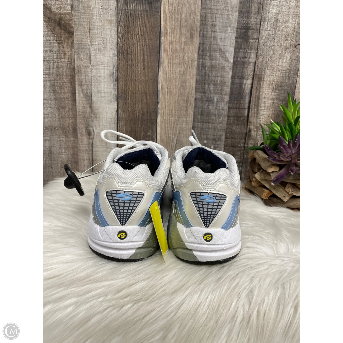 Shoes Athletic By Brooks In Grey & White, Size: 9