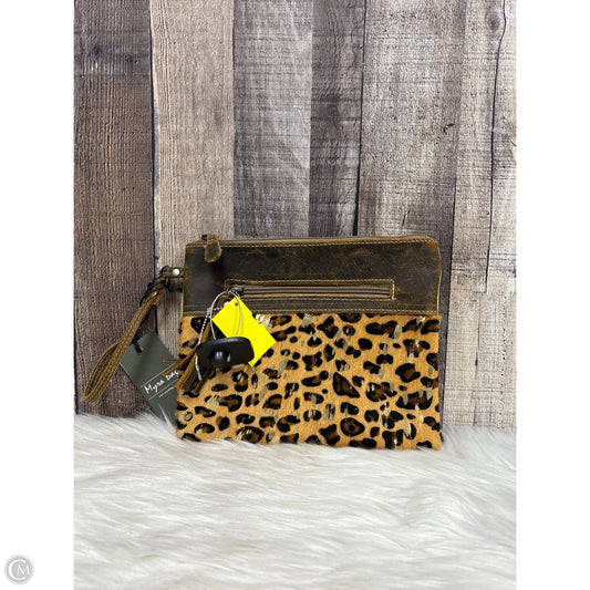 Clutch Leather By Myra, Size: Medium
