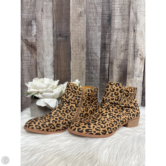 Boots Ankle Flats By Cmf In Animal Print, Size: 6