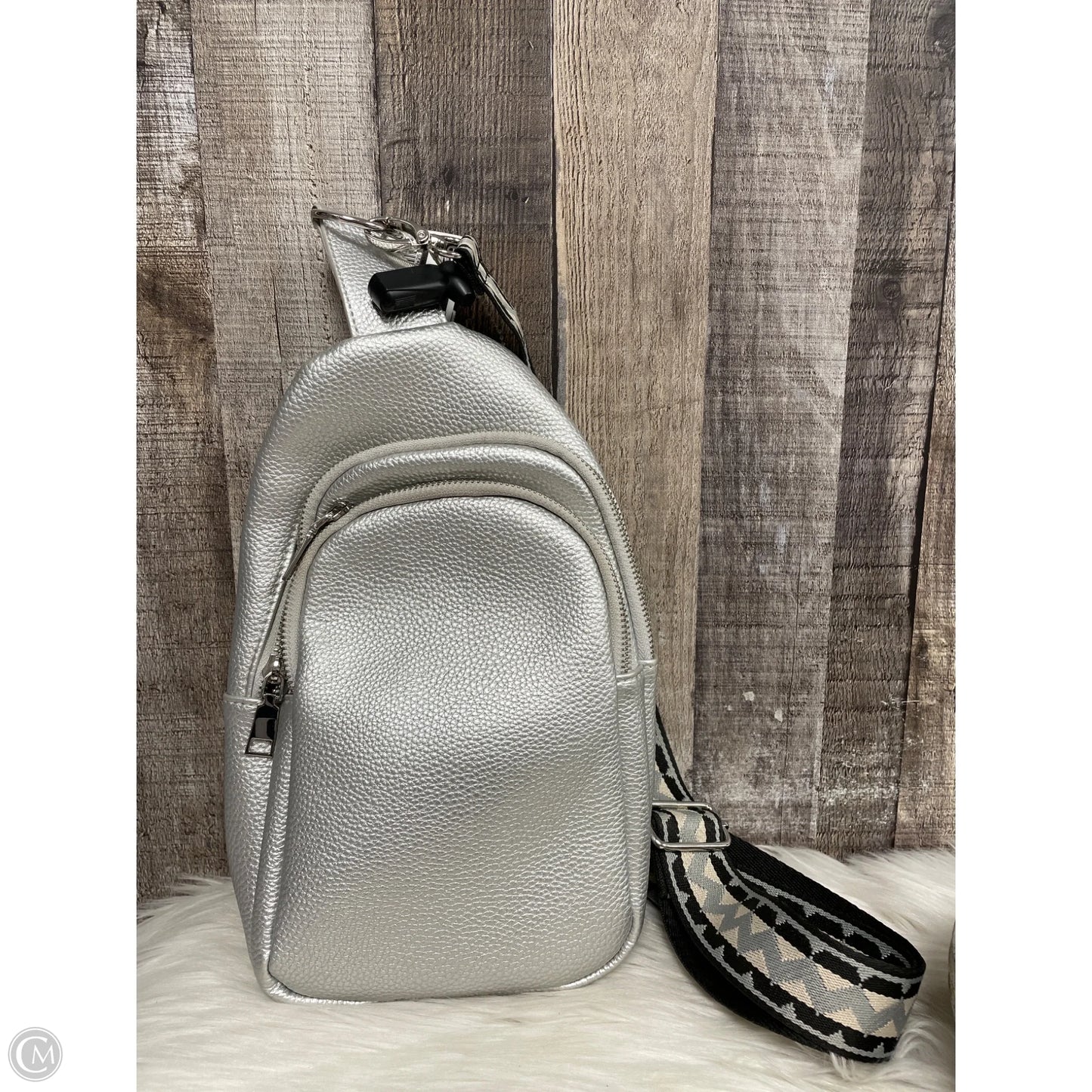 Crossbody By Cme, Size: Medium